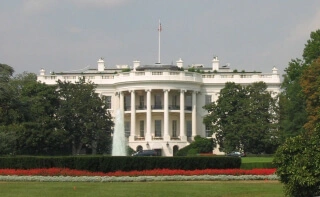 White-house-1225488-639x393