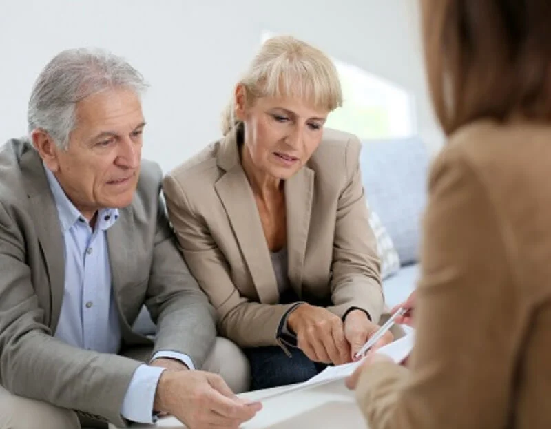 New Jersey estate planning attorney helping a couple